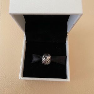 Authentic Pandora clip (without box)